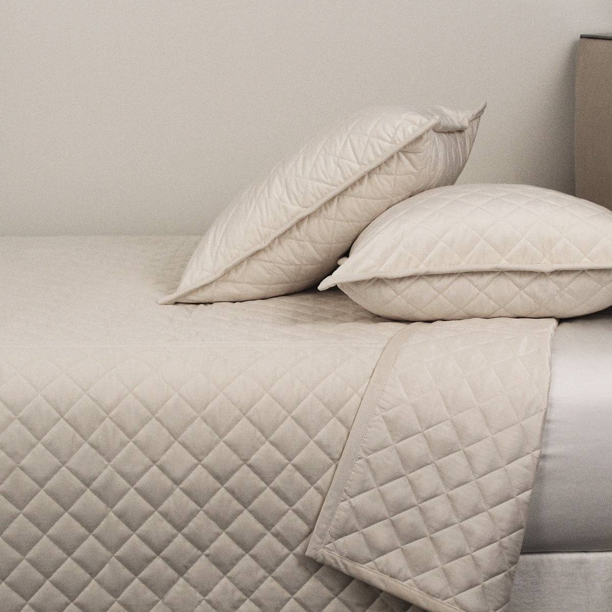 Velvet Coverlet Set Ivory Ann Gish