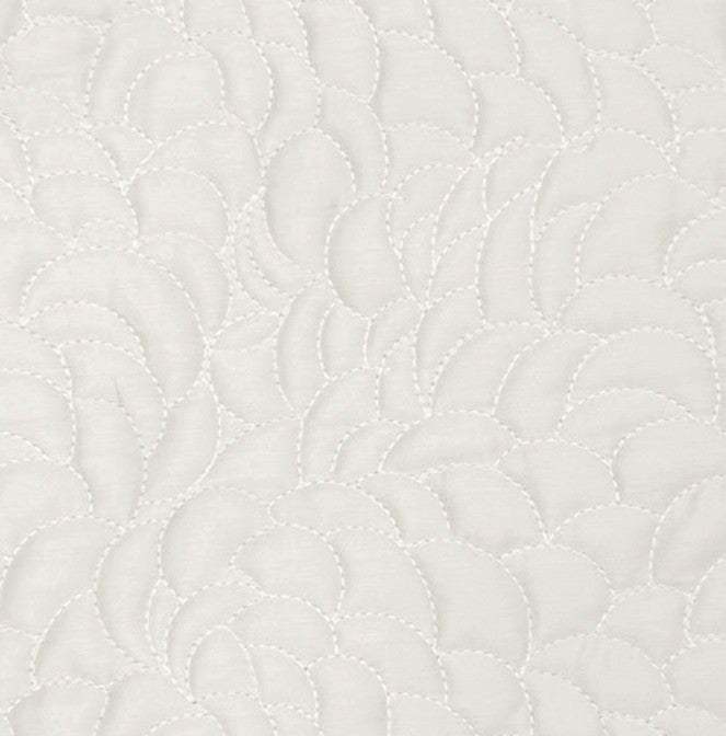 Swatch of the Shells Coverlet Set in White from the Judith Leiber Couture by Ann Gish collection, showing the scalloped quilted pattern and texture. - YSETCOSHK-WHI YSETCOSHQ-WHI