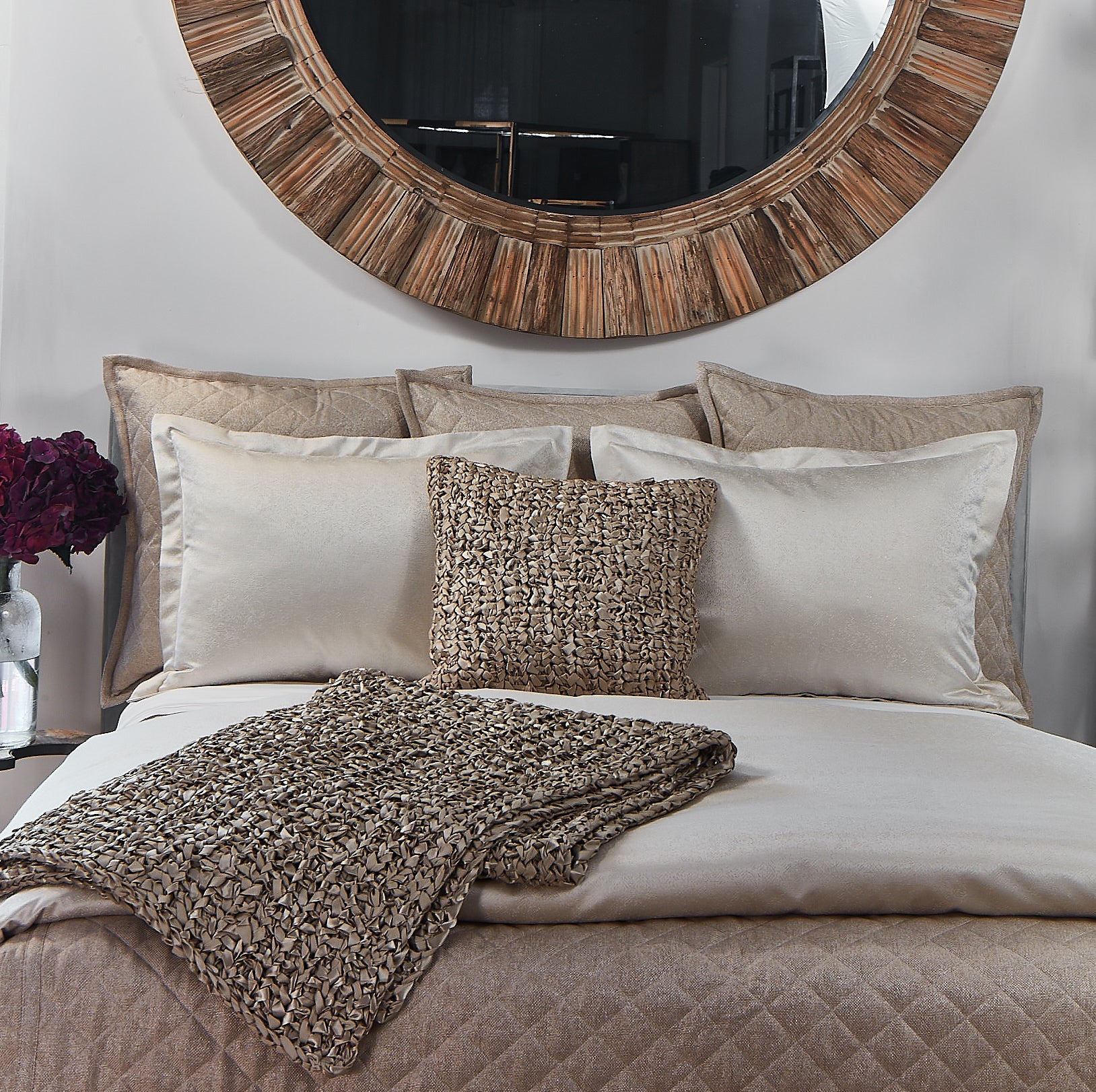 Product with title Imprint-Duvet-Set-Pearl - YSETDVIMK-PRL